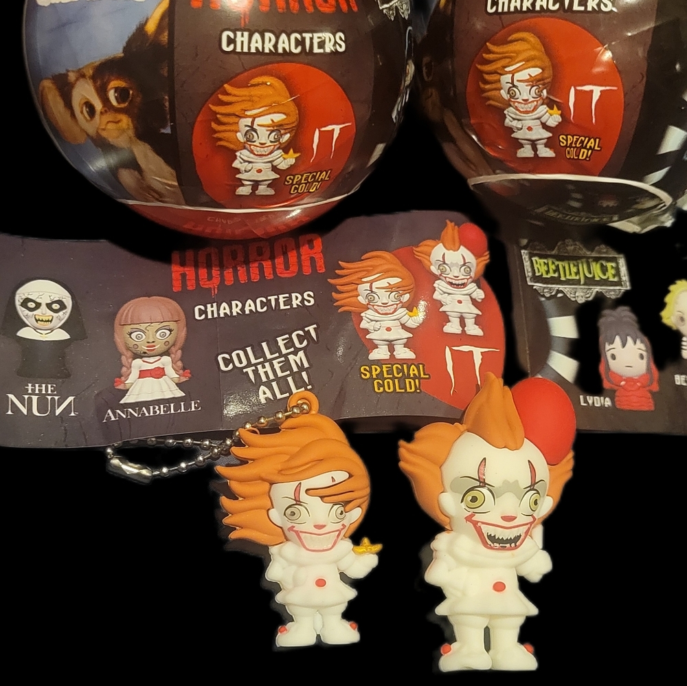 Horror Characters Mystery Blind Balls — Pennywise from IT + *CHASE* Keychain 🤡